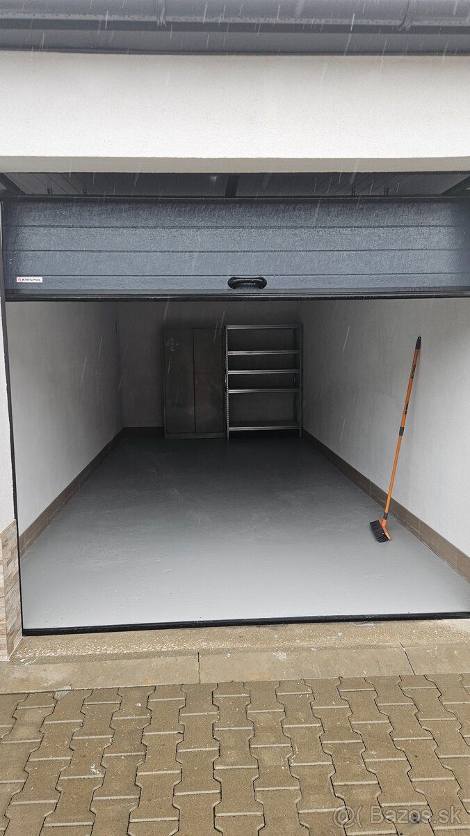 Prenájom Garáž - 2