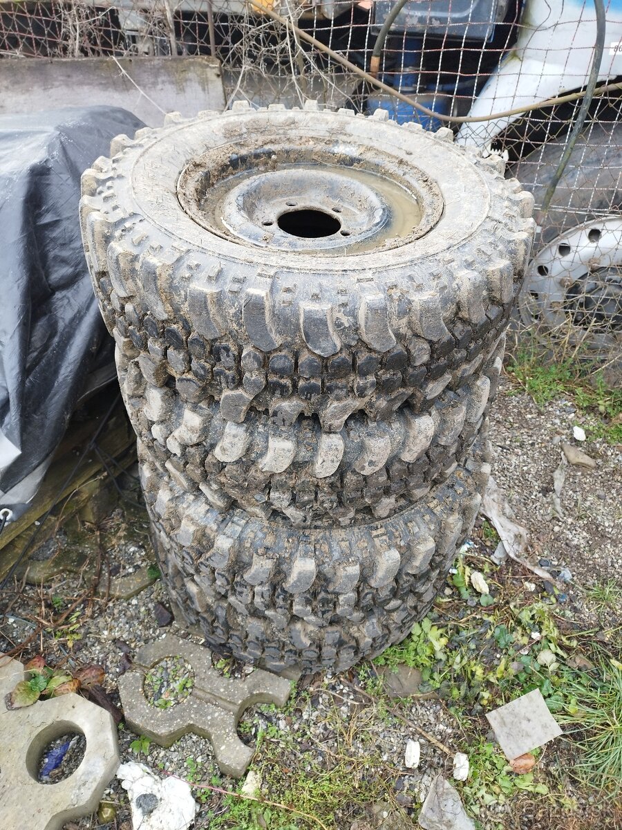 Predám pneumatiky t3 - 2