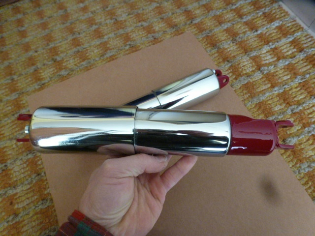 Zadné tlmiče Jawa polbubon. - 2