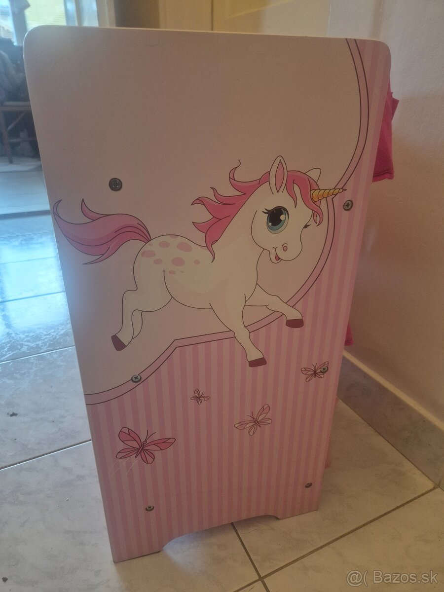 Regál na hračky - 2