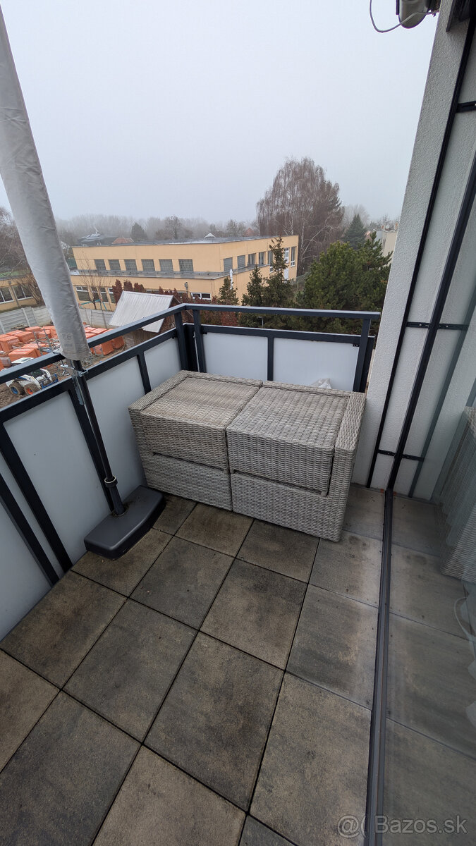 o nábytku Olea Mini - 2