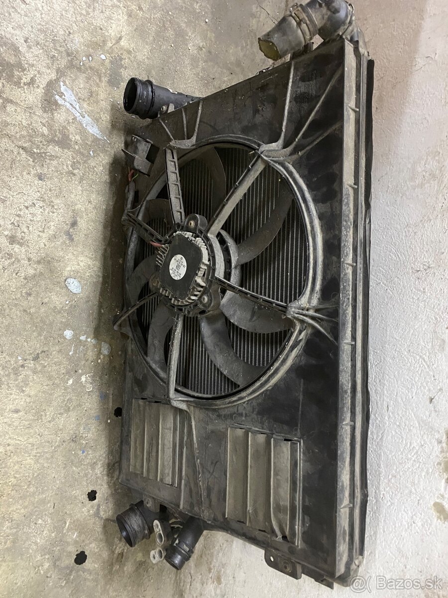 Chladičová stena Octavia Golf touran - 2