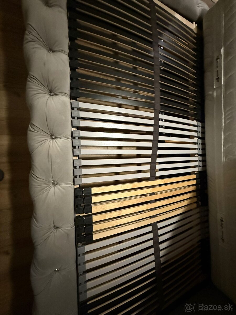 Chesterfield manželská posteľ - 2