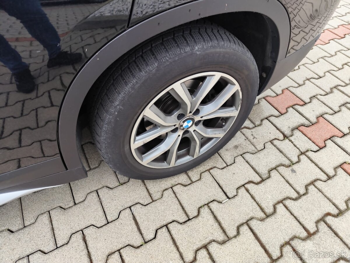 Obuté 17" disky na BMW X1 r. v 2017 - - 2