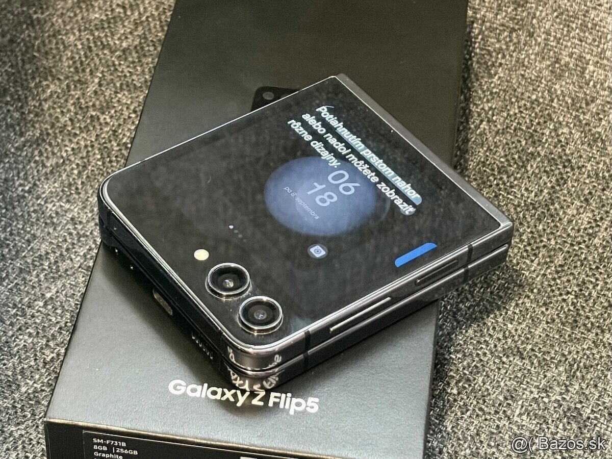 Samsung Galaxy Z Flip5 - 2