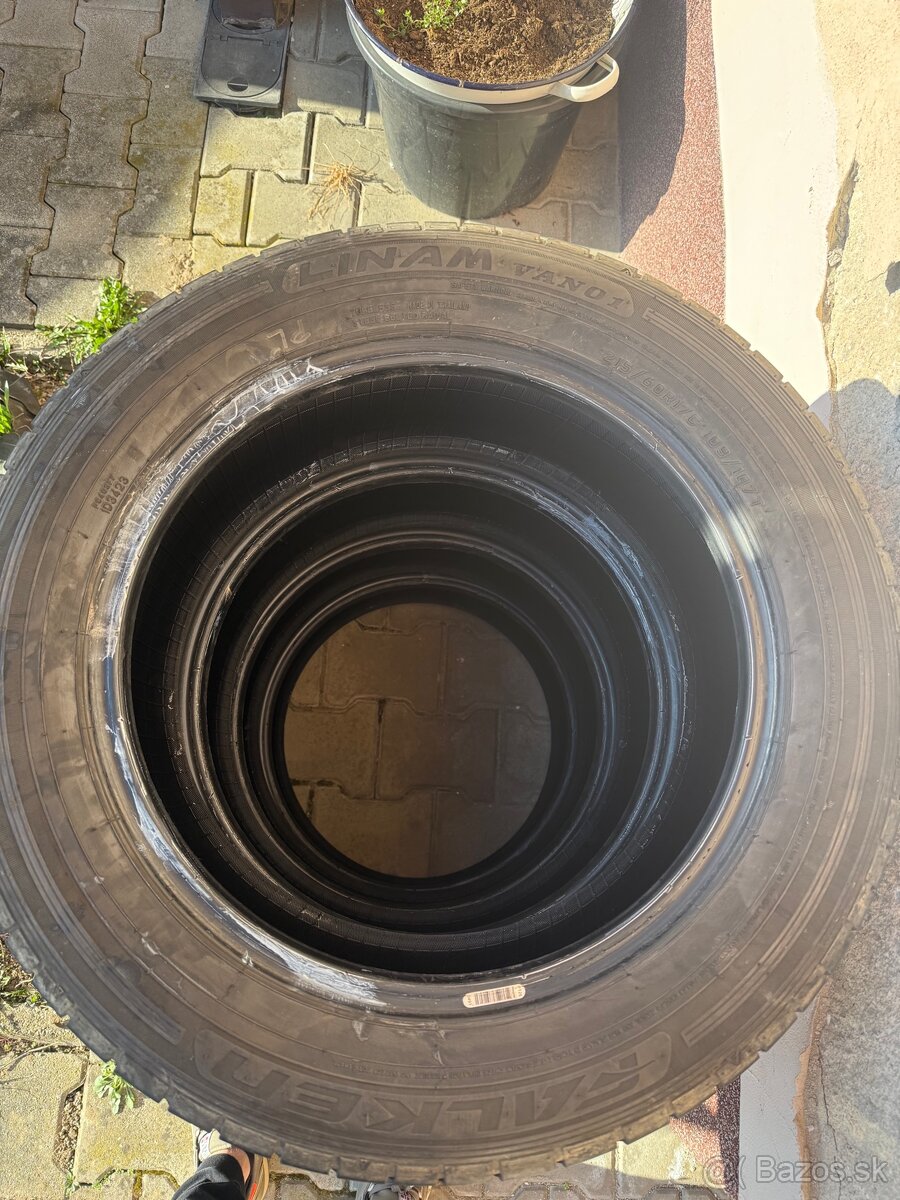 Letne 215/60 R17C - 2