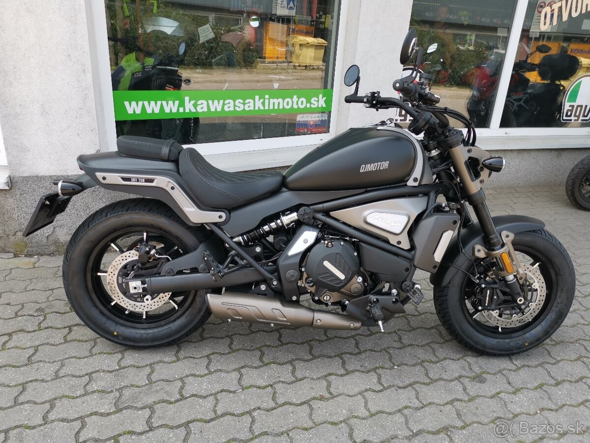 QJ Motor SRV700 - 2