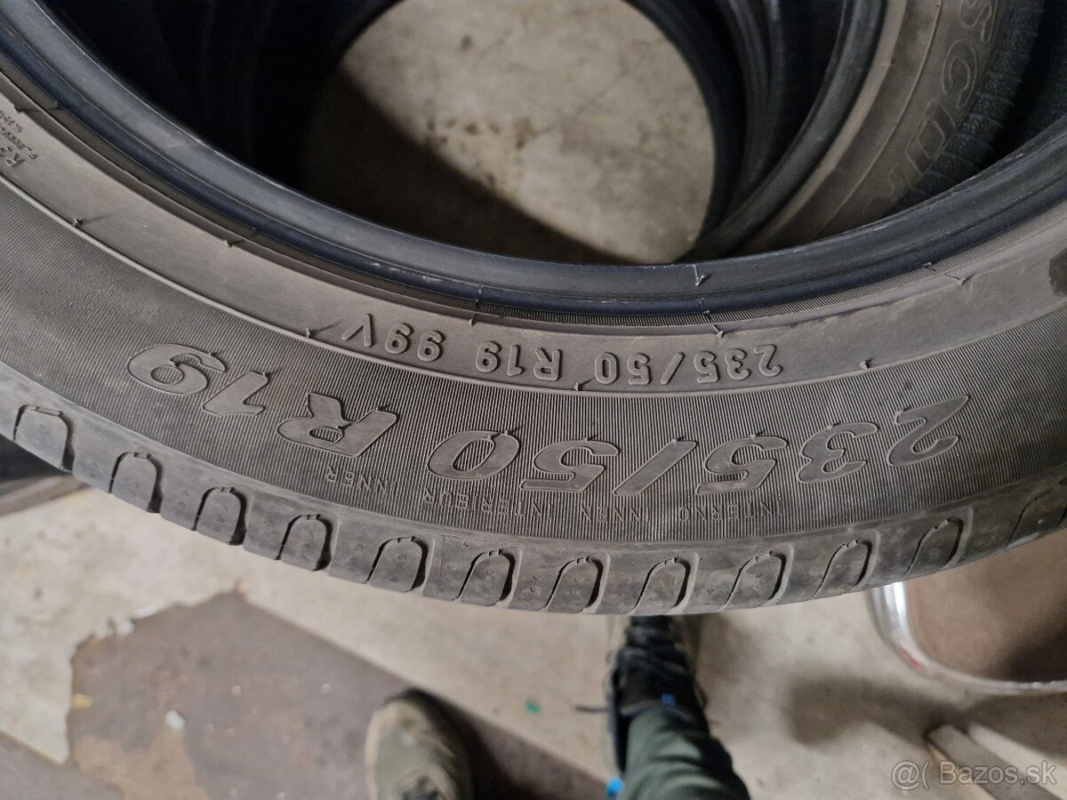 Pirelli 19 R 235/50 v99 letne - 2