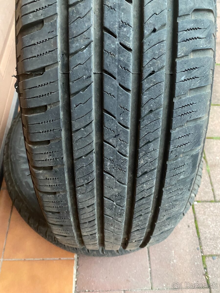 235/70R16 - 2