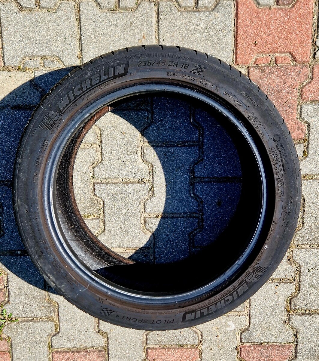 235/45zr18 Michelin PilotSport 4 - 2