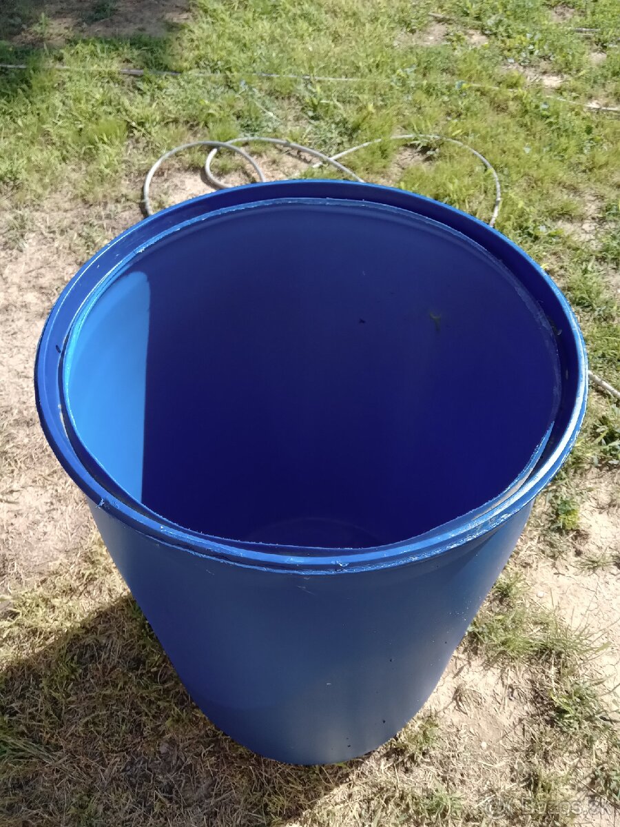 Plastove sudy 220 litrove a bandasky - 2