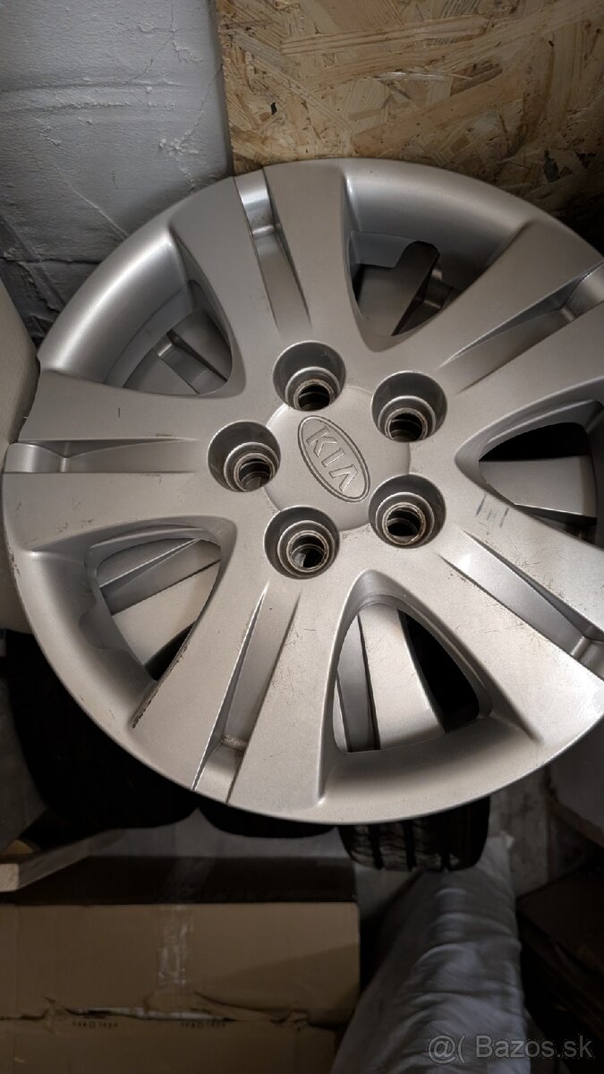 Puklice Kia R16 - 2