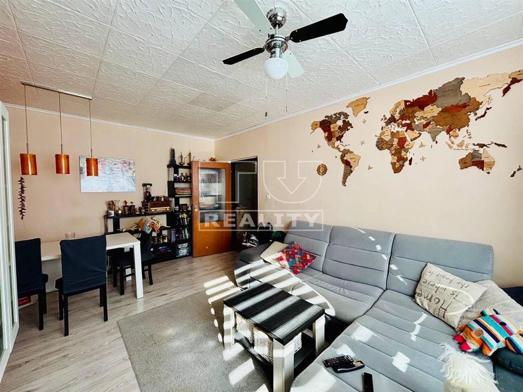 Ponúkame na predaj 3 izbový byt s loggiou v Hornej Vsi - 2