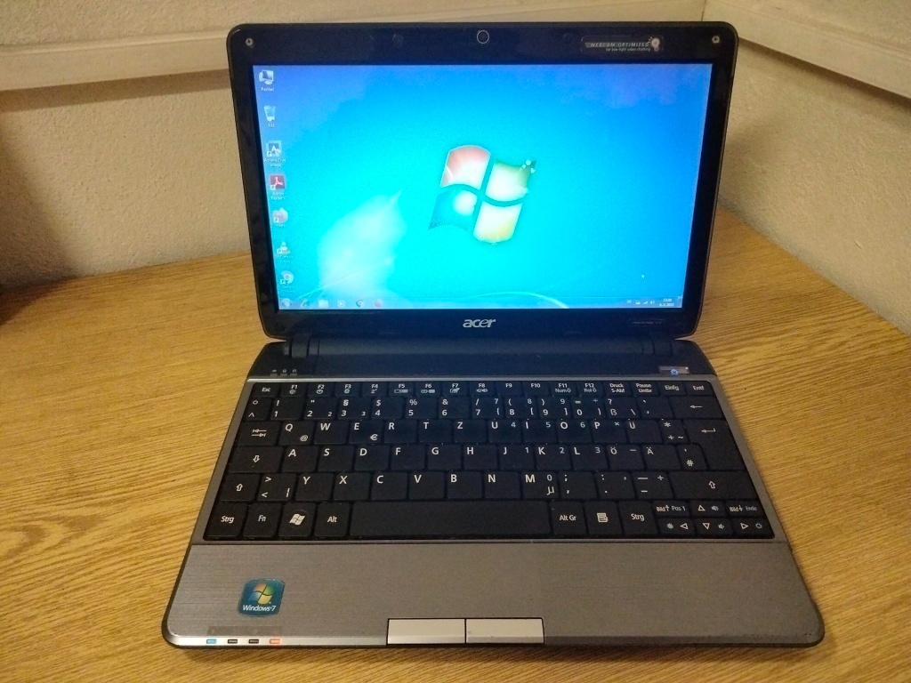 predám na diely notebooky Acer. - 2