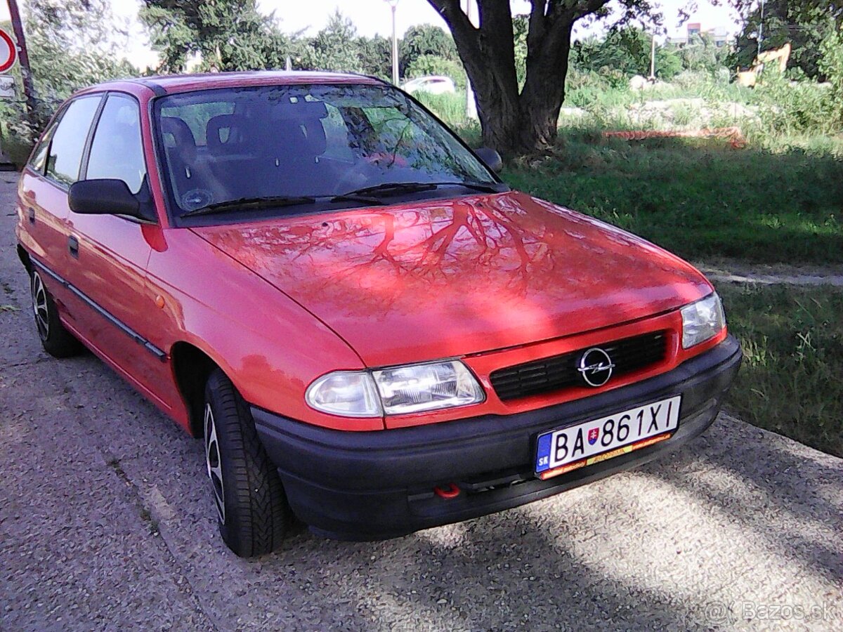 PREDÁM OPEL ASTRA F - 2