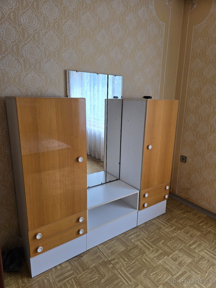 Retro spálňa s posteľou - 2