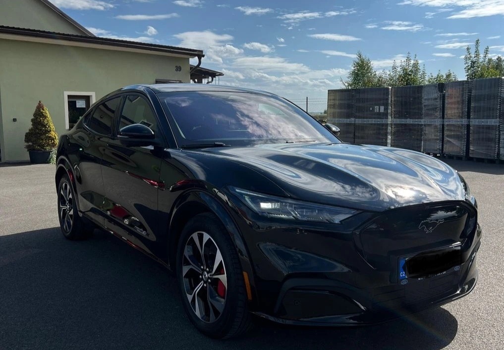 Ford Mustang Mach-E - 2
