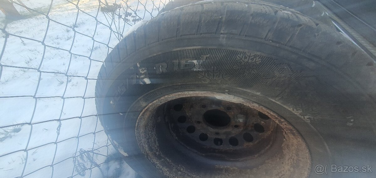 Predam zimne pneumatiky 225/75 R16 - 2