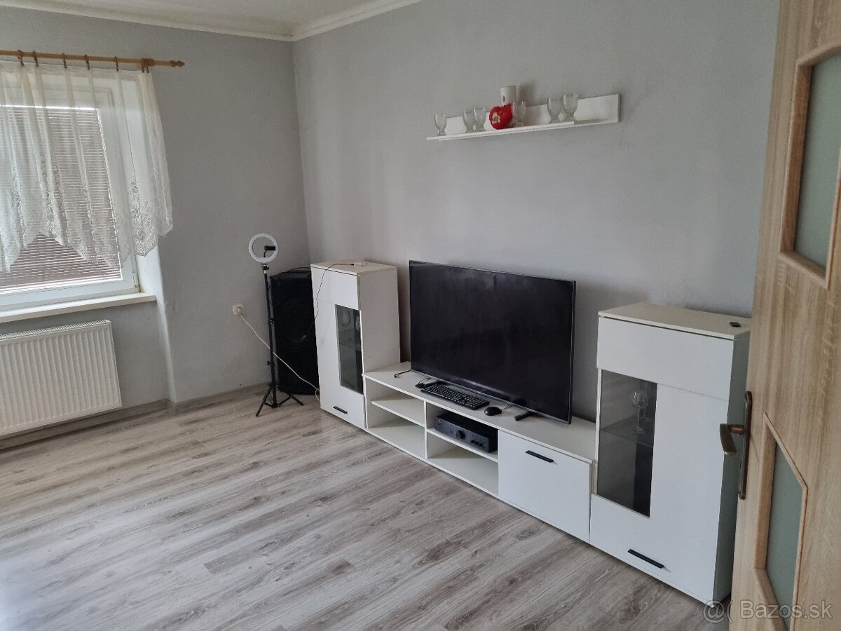 Prízemný rodinný dom v obci Trenč - 2