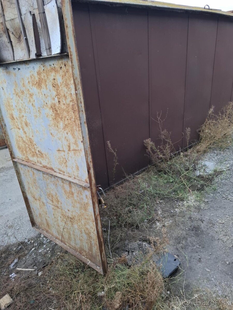 plechová garáž - 2