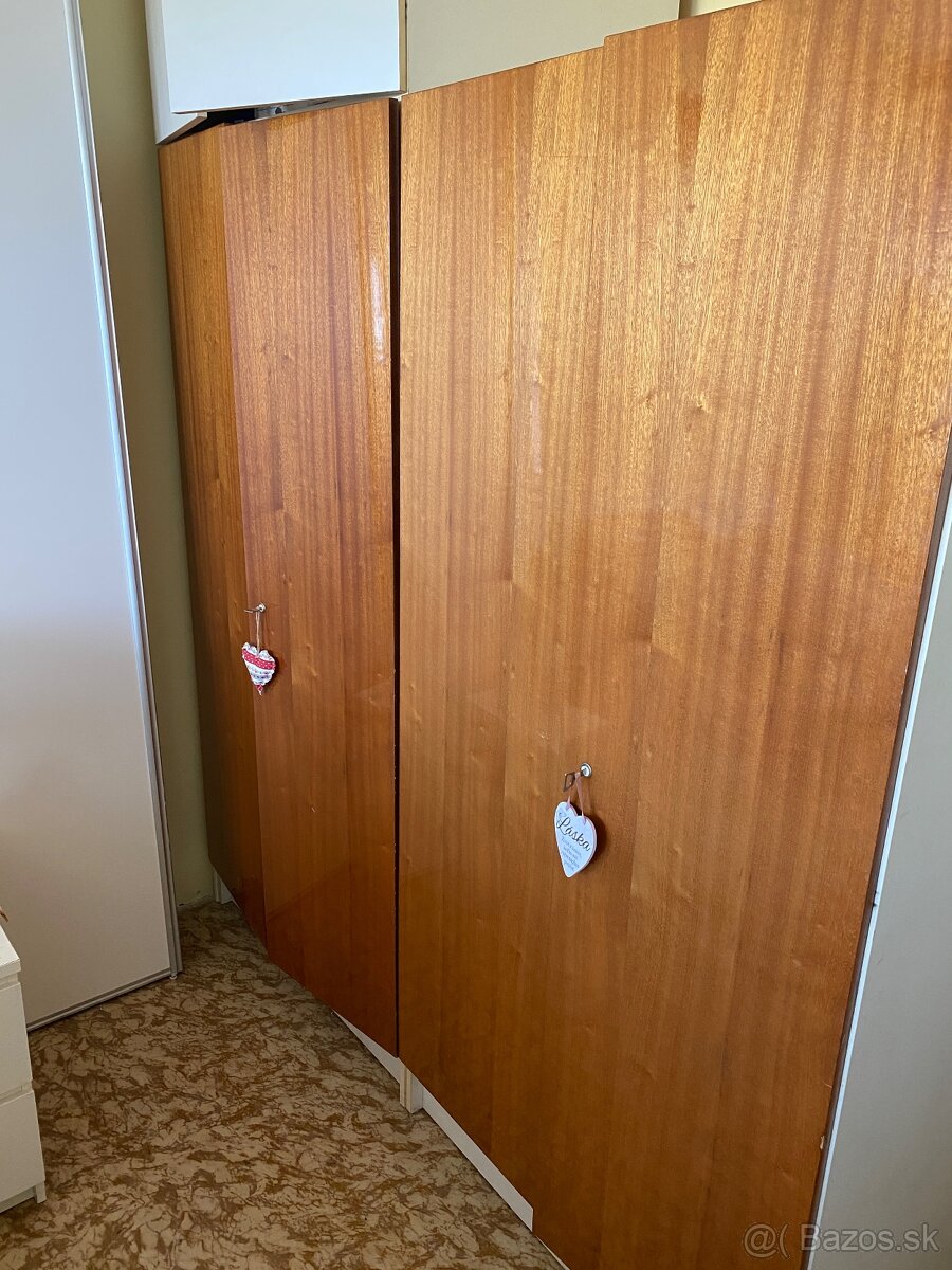 Šatníková skriňa - 2