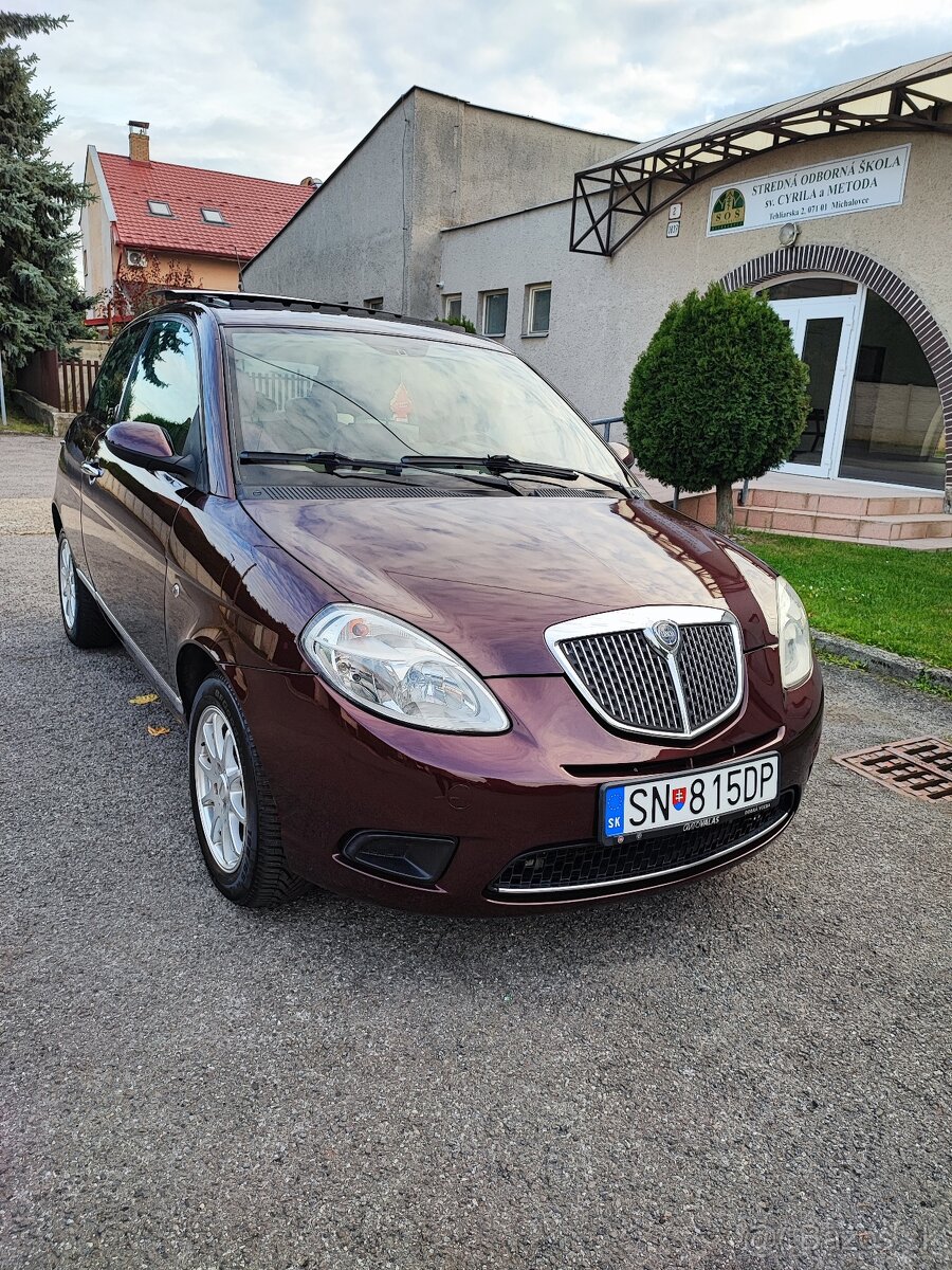 Lancia ypsilon - 2