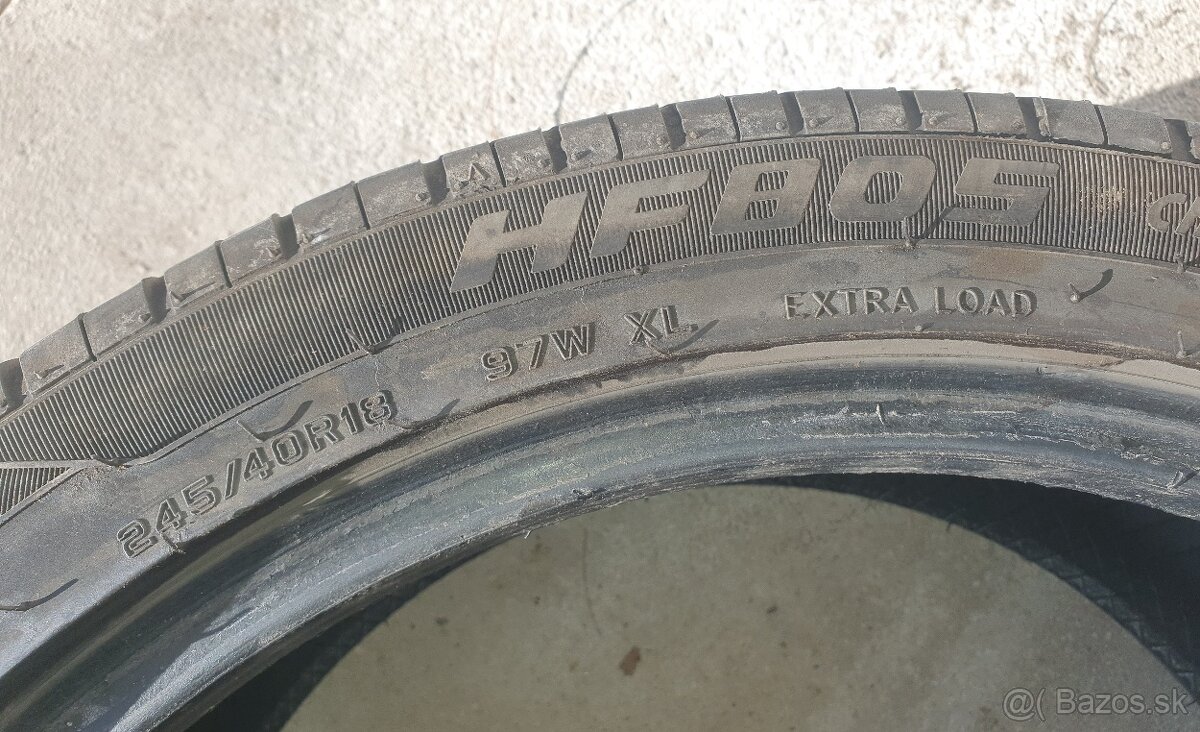 Letné pneu 245/40 R18 - 2