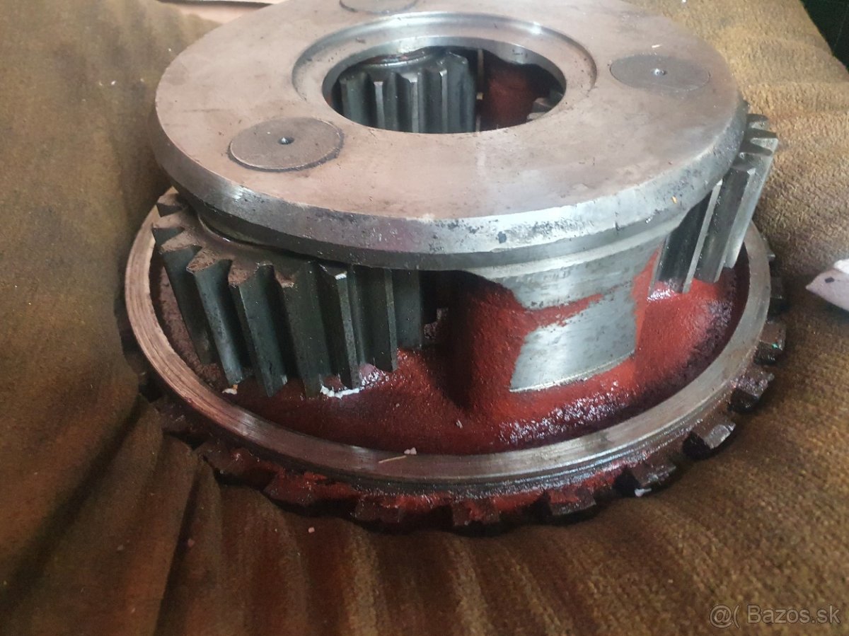 LKT 120 reduktor so satelitmi - 2