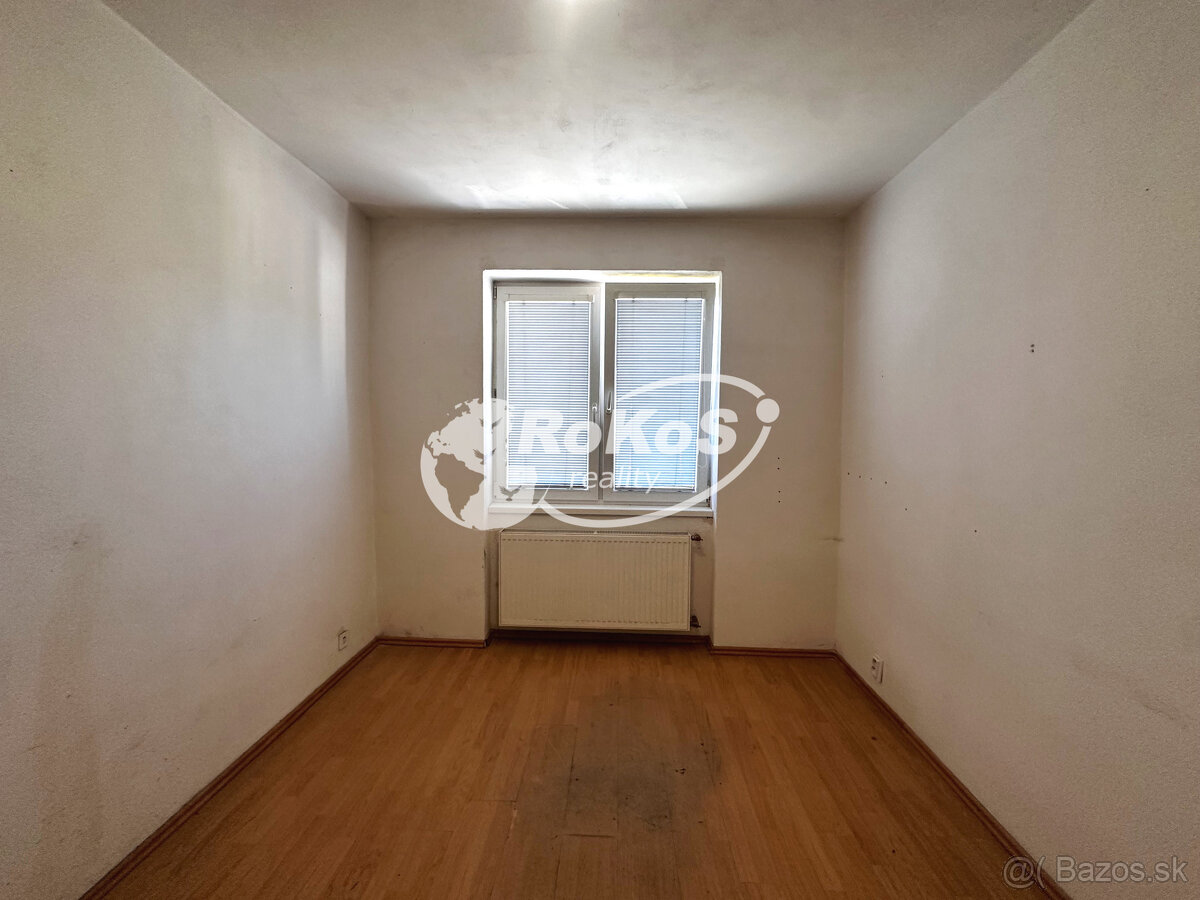 PREDAJ - 3 izbový byt s balkónom v Honciach - 2