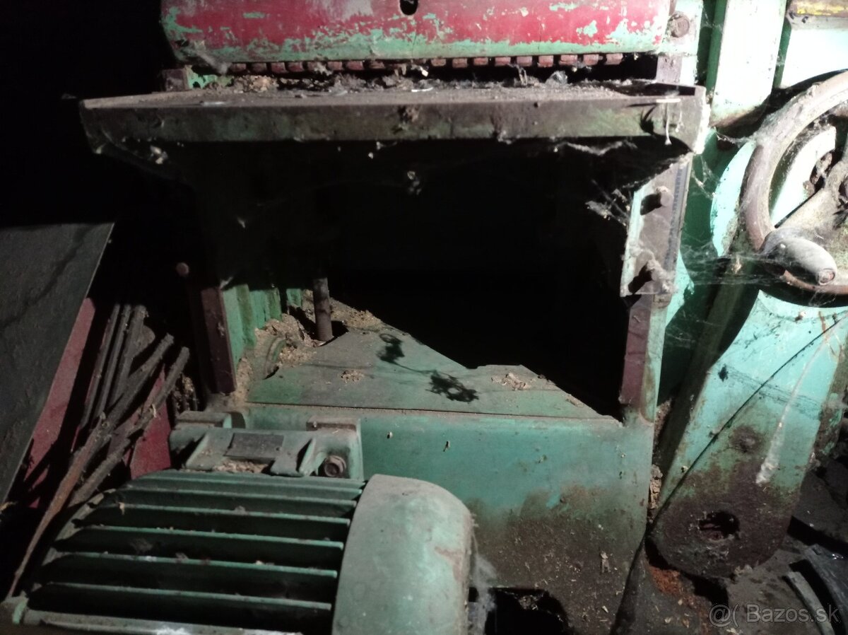 Predám priemyselnú hobľovačku / hrúbkovačku HTF-6 (600 mm - 2