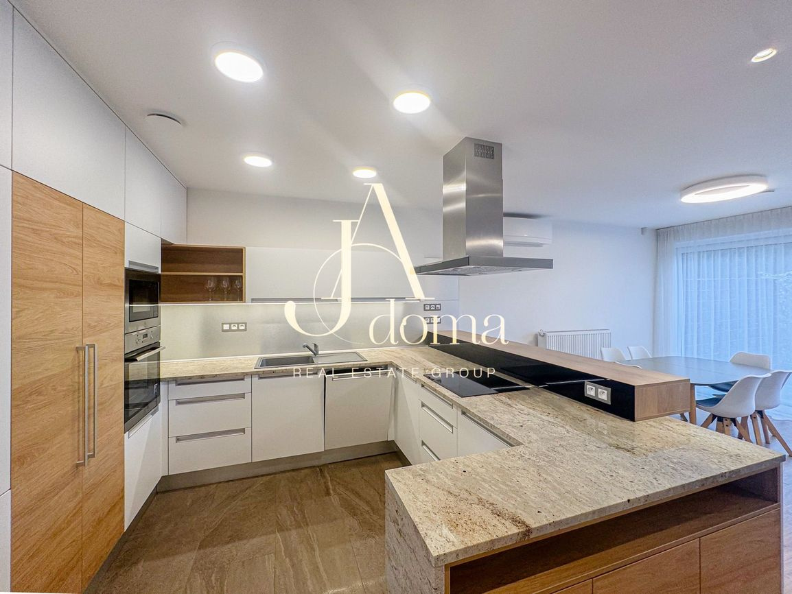 Vysnivaný 5-izbový dom na prenájom v Ružinove pri OC Retro - 2