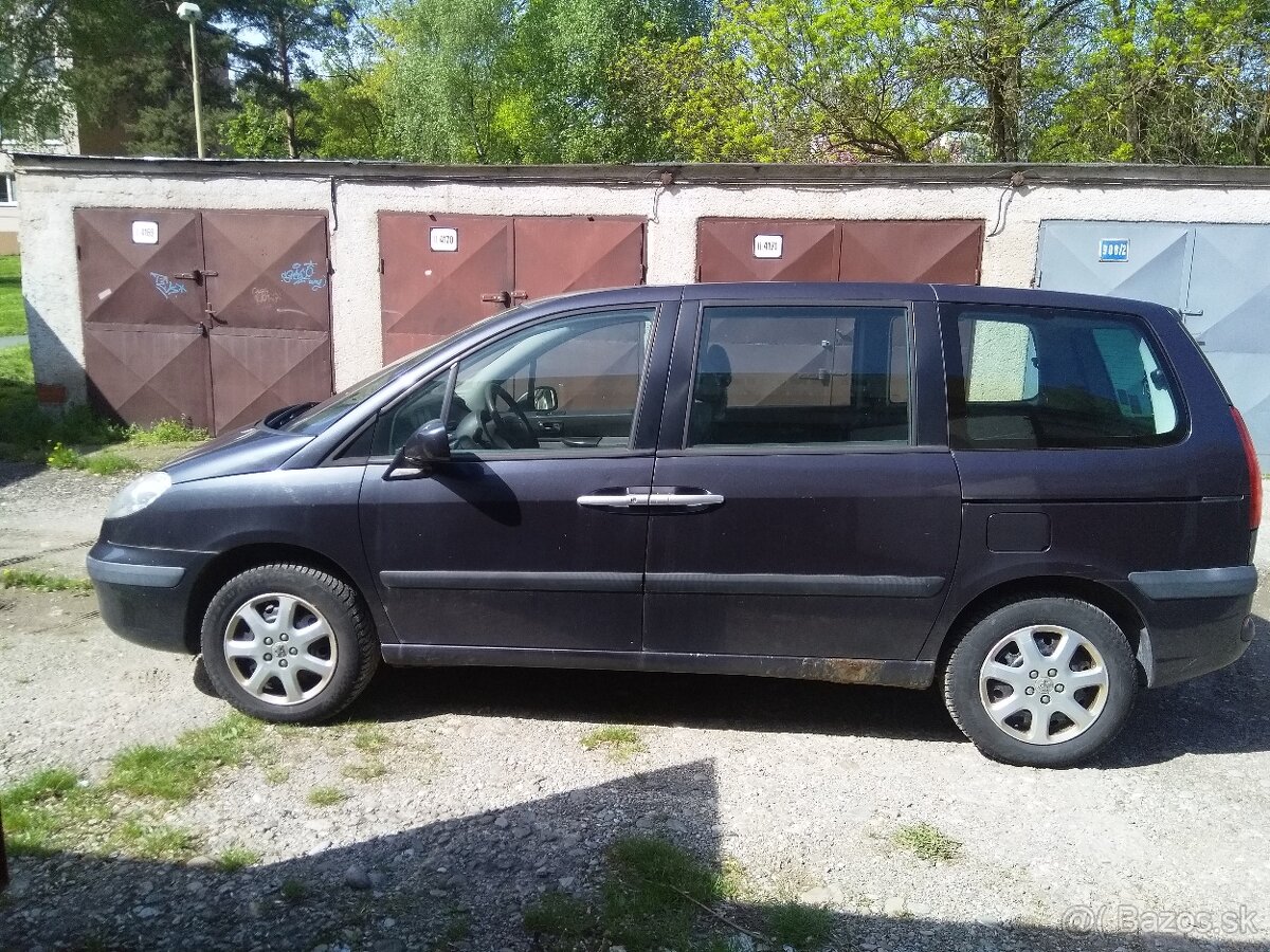 Predám PEUGEOT 8O7, r.v. 2006 - 2