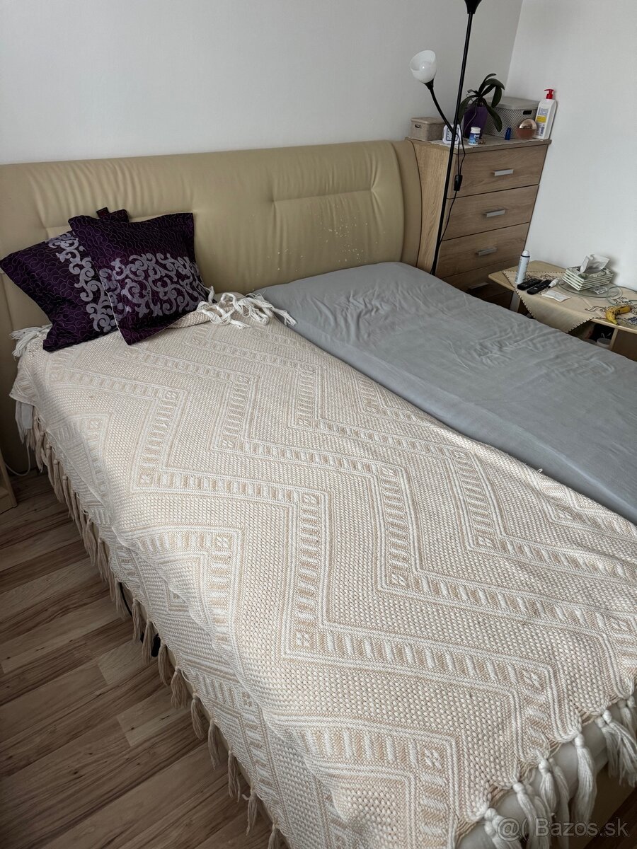 Manželská polohovateľná posteľ - 2