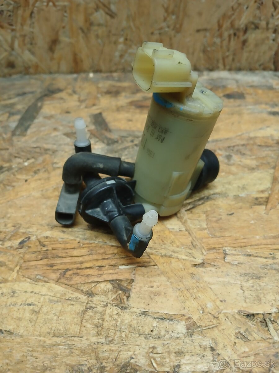 Mazda 2 čerpadlo ostrekovačov MITSUBA - 2