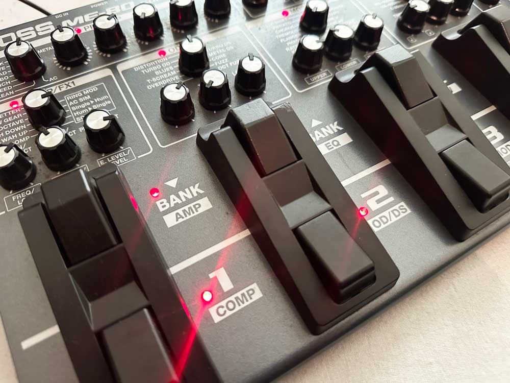 Boss ME-80 gitarový multiefekt/modeler - 2