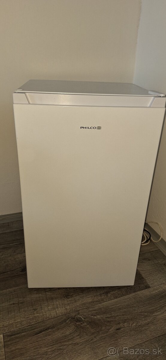 Predám malú chladničku značky PHILCO - 2