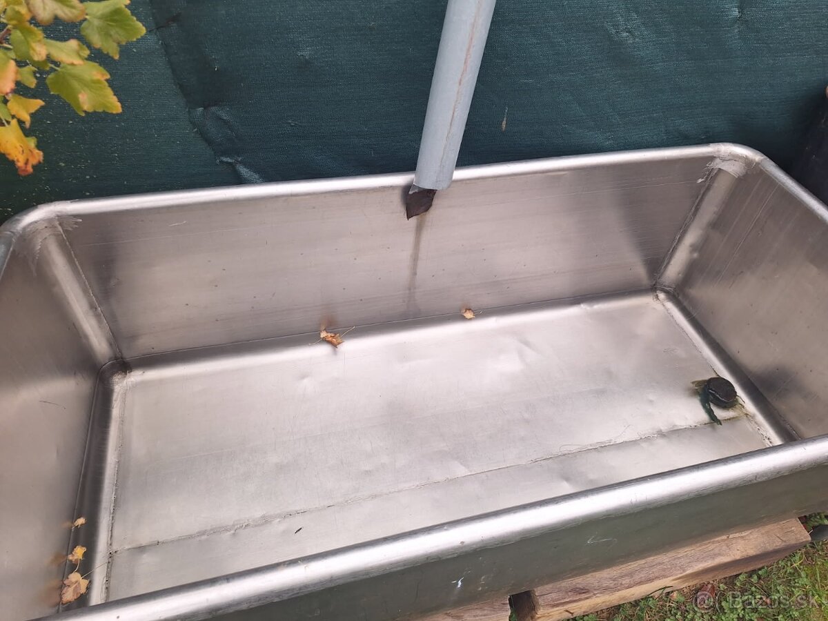 Predám celku 600l nerezovu vanu - 2