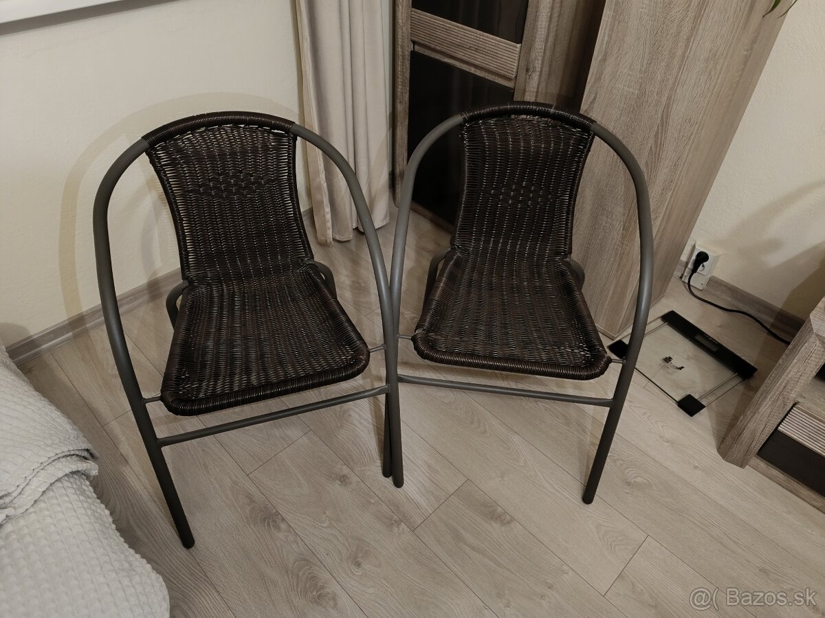 Ratanové stoličky - 2