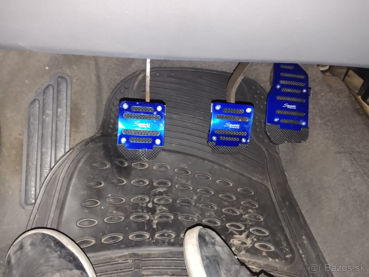 Predám na náhradné diely - 2