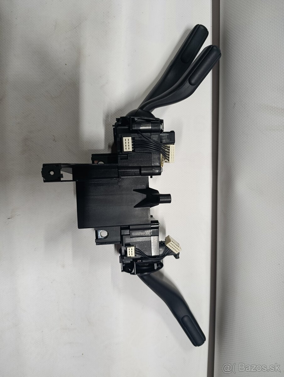 Spinač riadenia 3V0880441F - 2