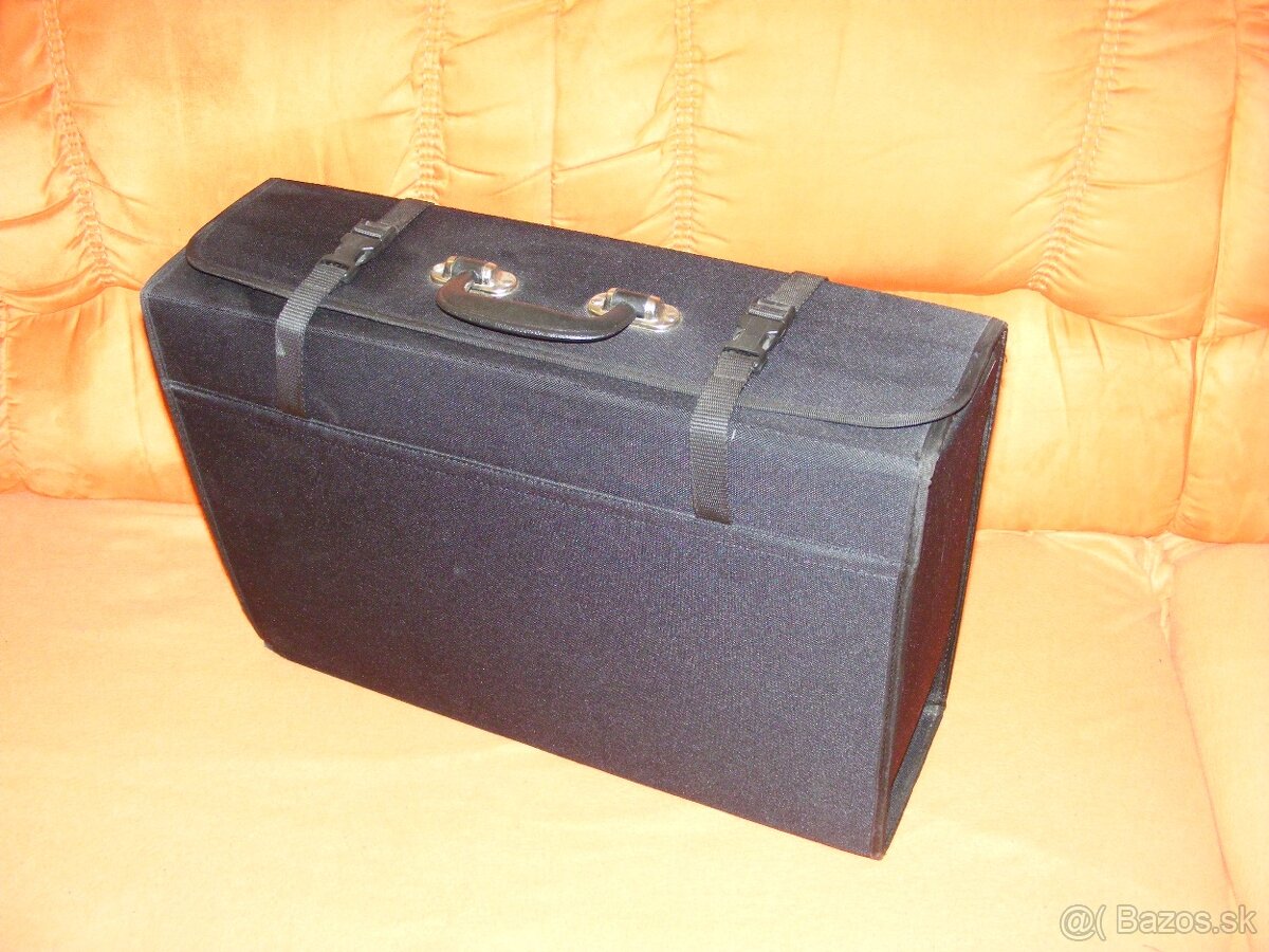 PREDÁM PROJEKTOR - 2