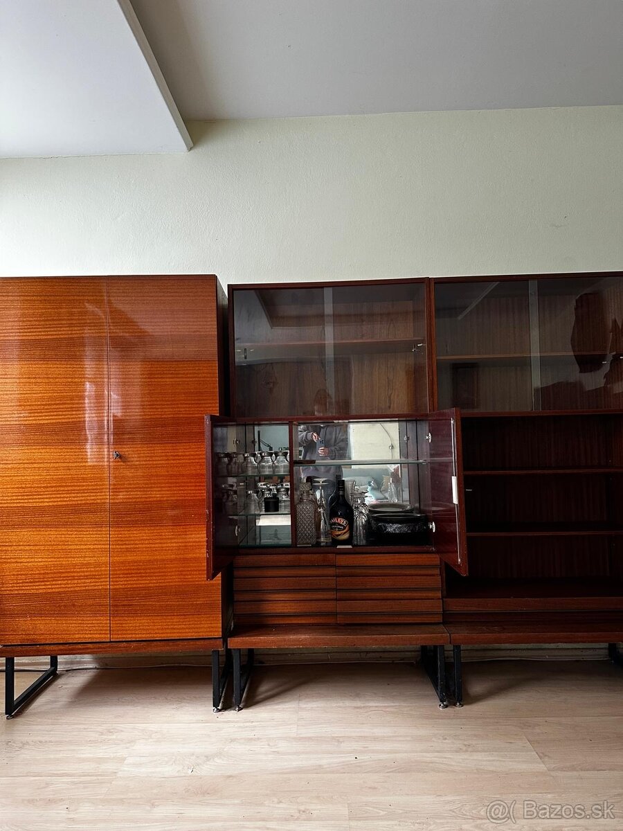 retro obyvaciu stenu - 2