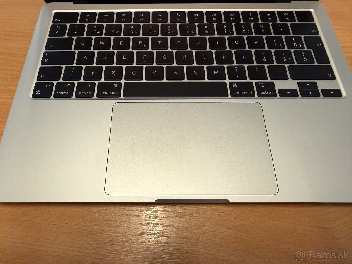 Macbook air M3, 13”, strieborny, 16/256 - 2