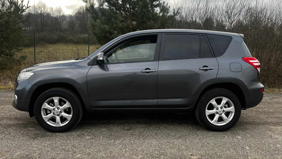 Toyota RAV4 2.0 benzin - 2