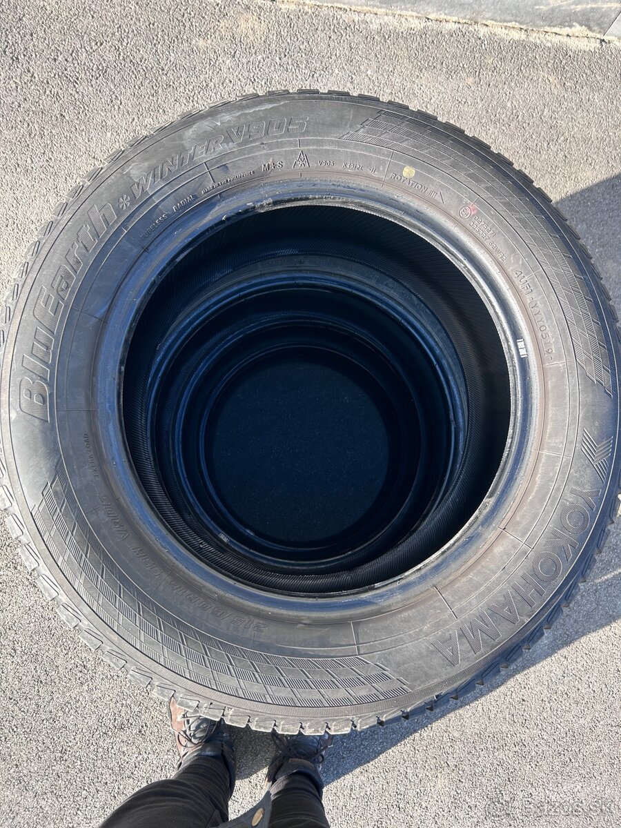 Zimné pneu YOKOHAMA 215/60r16 - 2