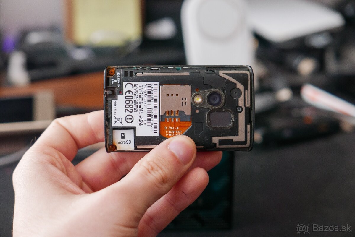 Sony Ericsson Xperia X10 Mini - 2