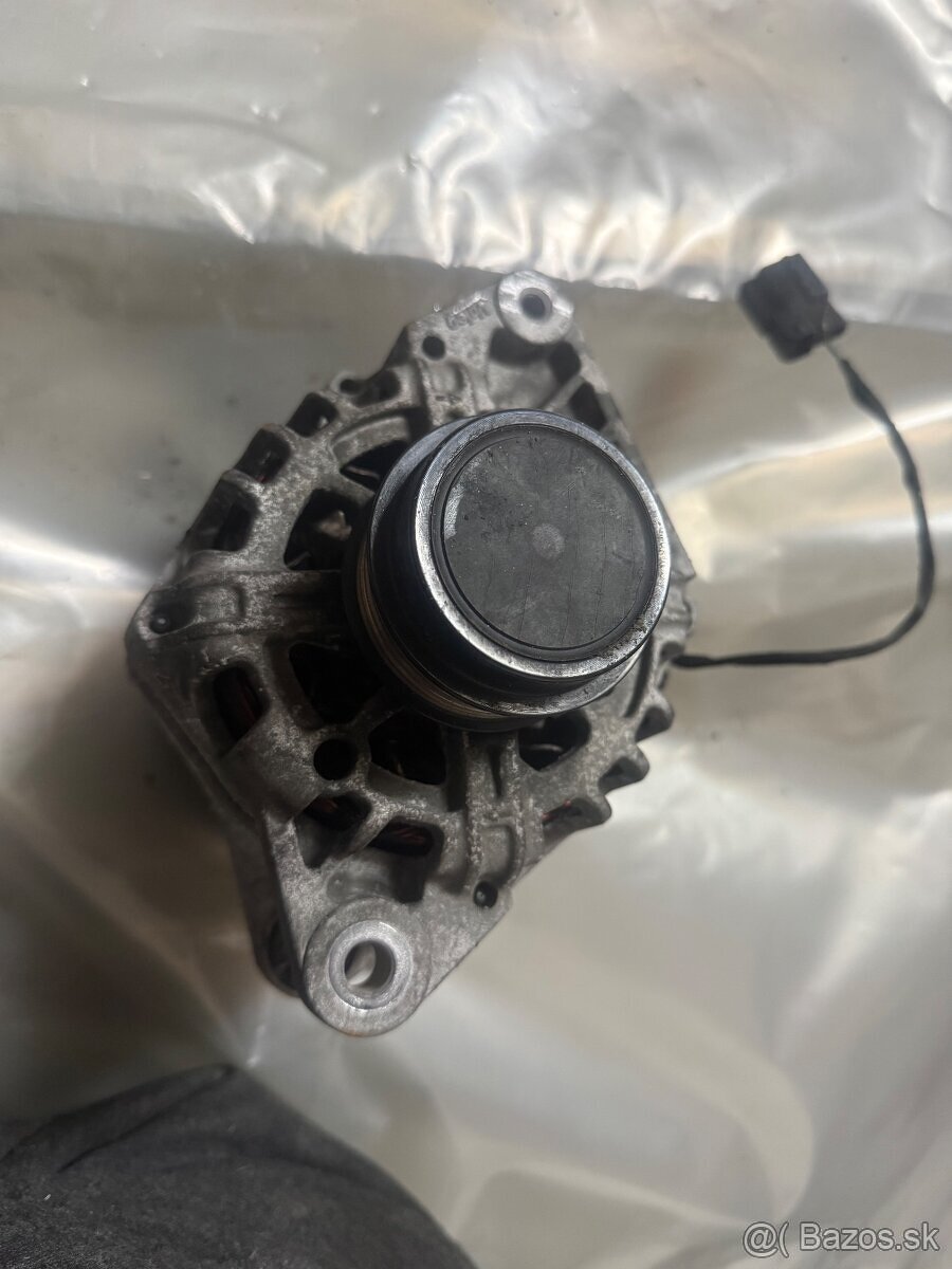 Alternátor Hyundai i20 1.25 37300-03600 - 2