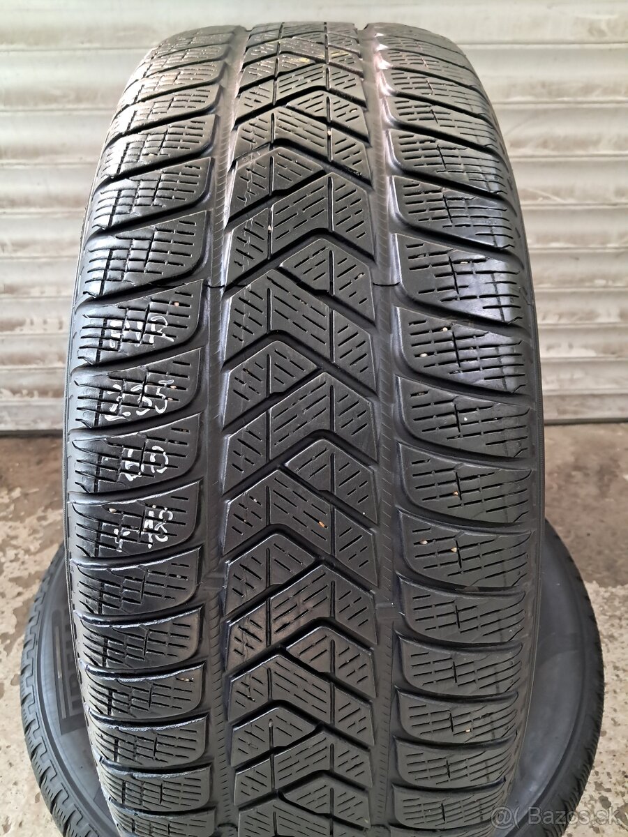 Pirelli zimné 235/60/R18 - 2