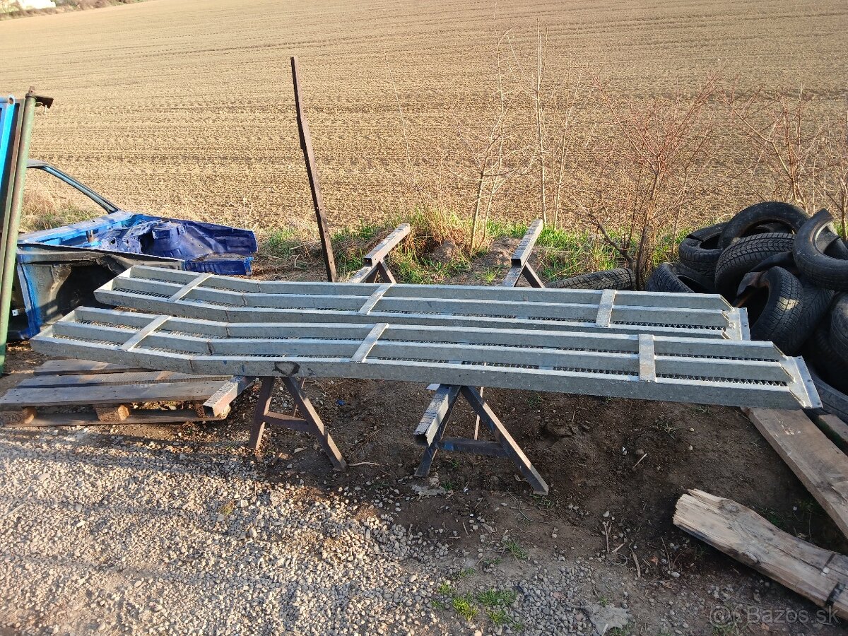 PREDAM OCELOVE NAJAZDY VELMI MASIVNE - 2