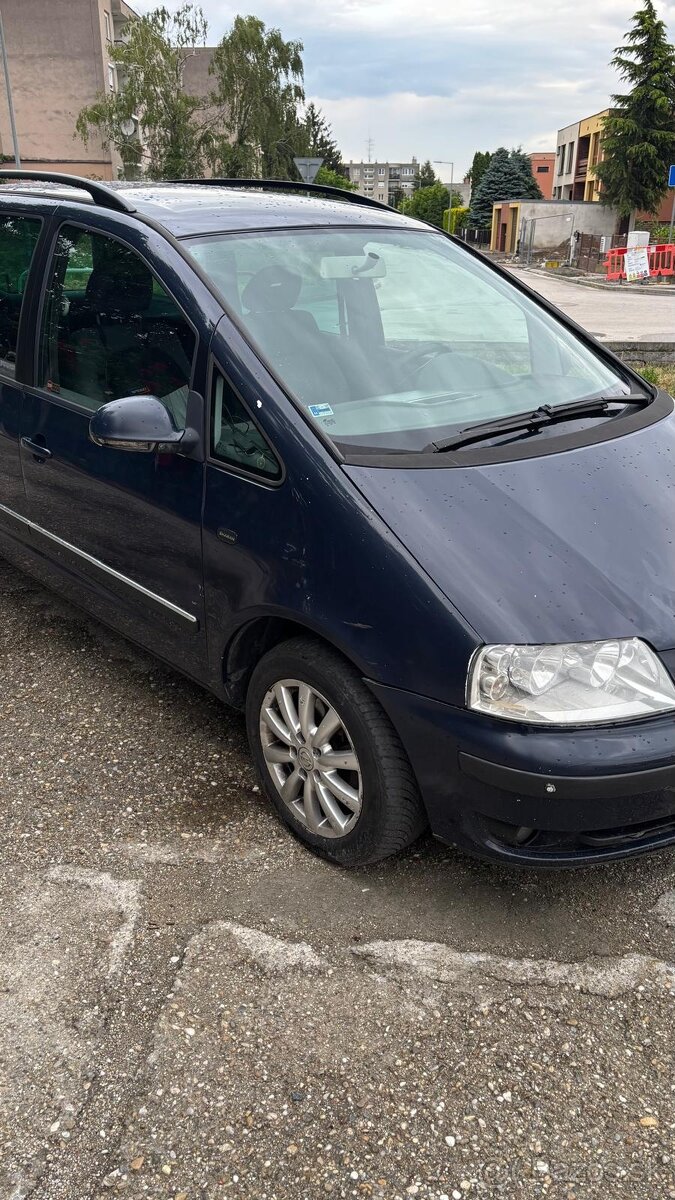Volkswagen Sharan 2,0 TDI - 2